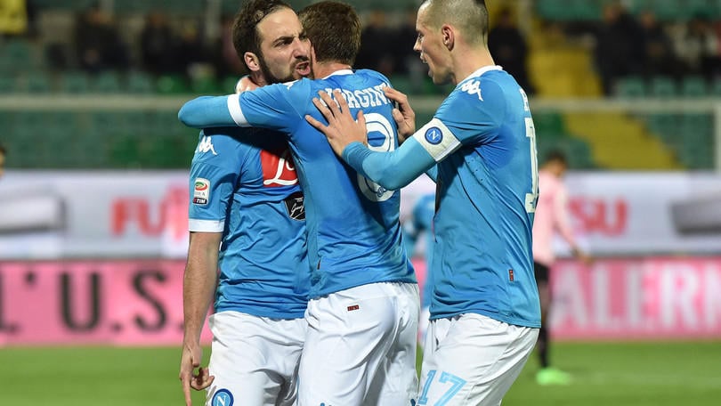 Serie A, Palermo-Napoli 0-1: la Juventus chiama, Higuain risponde