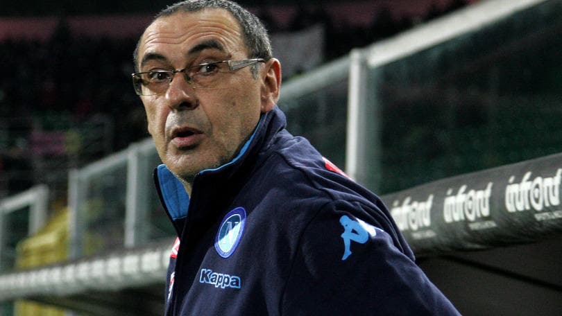 Napoli, Sarri: «Se la Juventus continua così non abbiamo possibilità»
