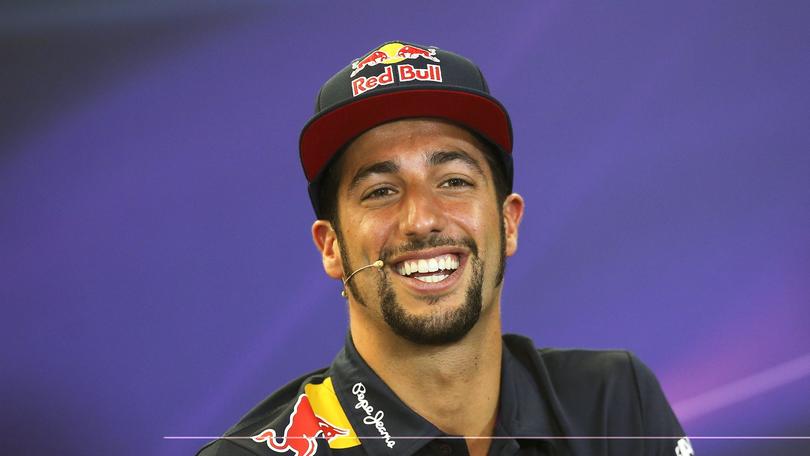 F1 Jones: «Ferrari, nel 2017 ingaggia Riccardo»