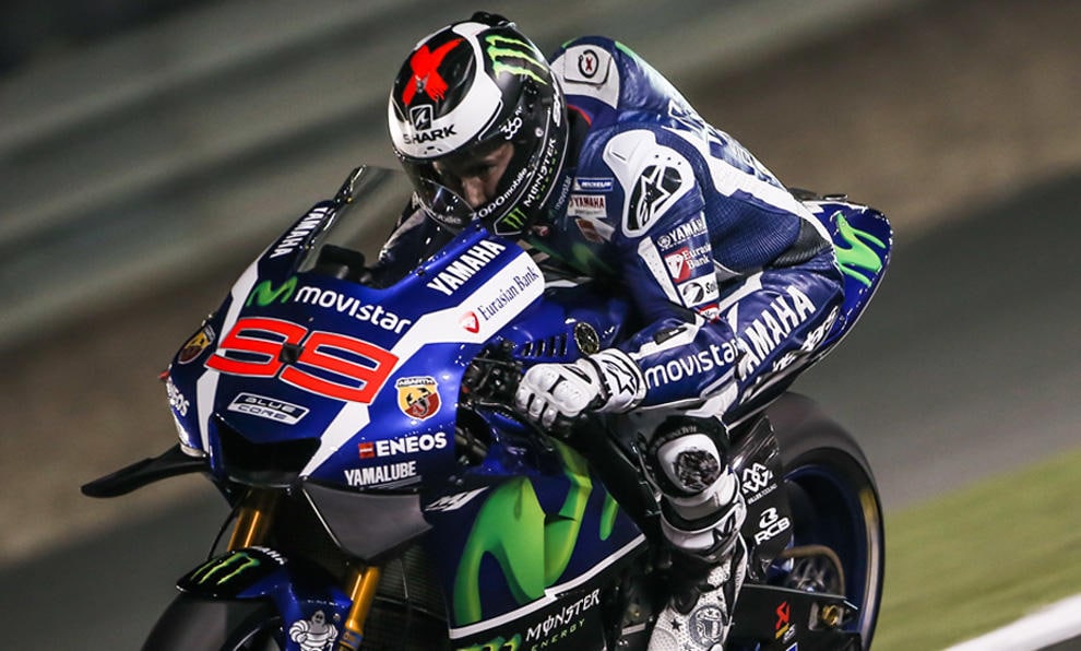 MotoGP Qatar, libere1: Lorenzo davanti, Rossi lo “bracca”