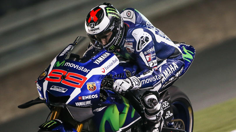 MotoGP Qatar, libere1: Lorenzo davanti, Rossi lo “bracca”