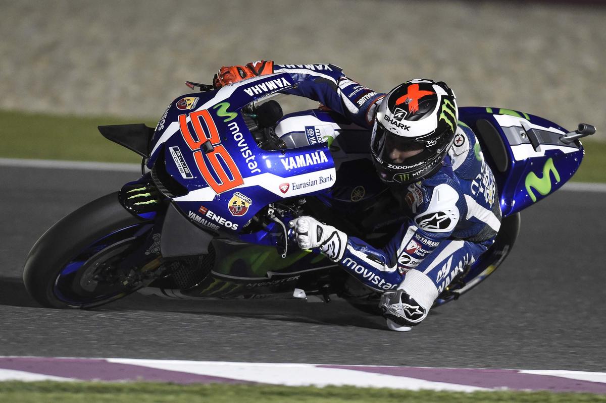 MotoGp Qatar, Lorenzo punge Rossi: «Non c'è motivo di recriminare»