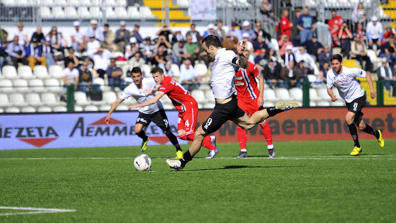 Pro Vercelli-Ascoli 1-1: solo un pareggio per Mangia