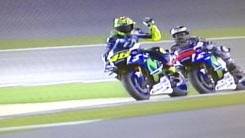 Rossi-Lorenzo, tensione in prova: la sequenza dello "screzio"
