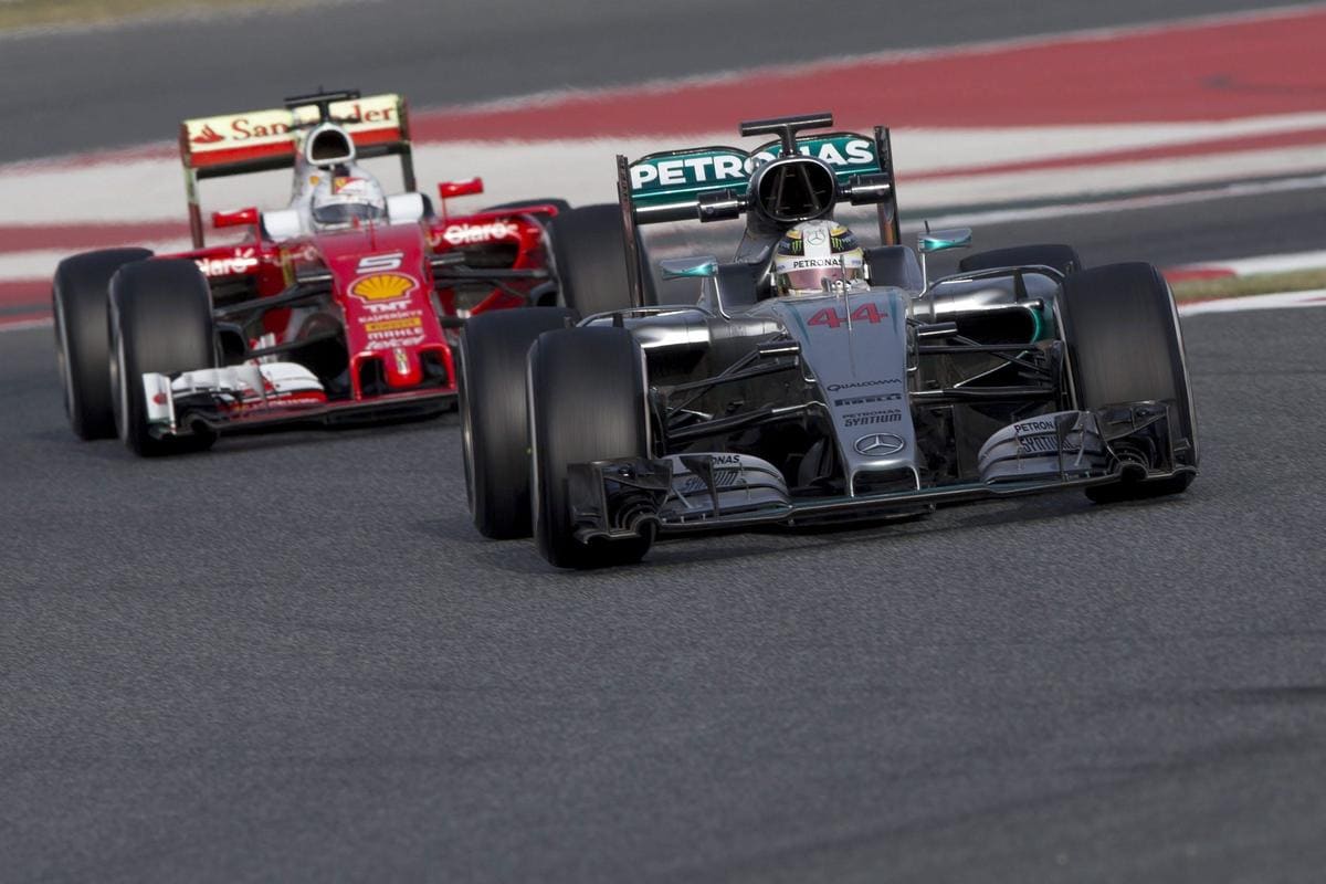 GP Australia: Rosberg vince, ma Vettel può lottare per il titolo