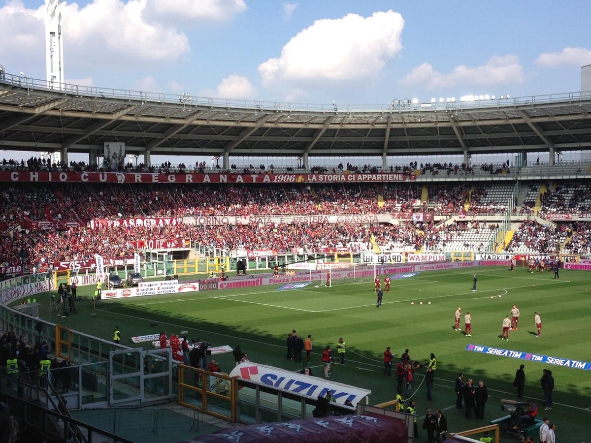 Olimpico, clima da derby: spalti gremiti e decibel al massimo per Torino-Juventus