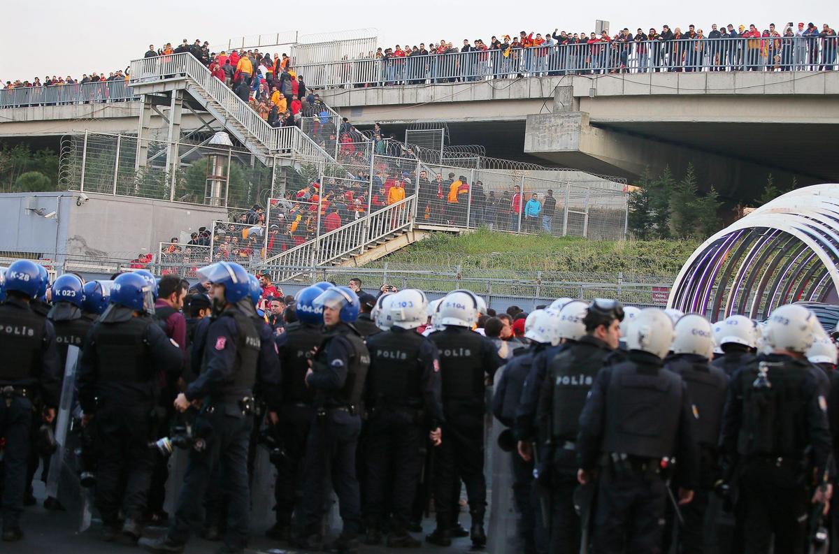 Turchia, l'Isis progettava attentato per il derby Galatasaray-Fenerbahce
