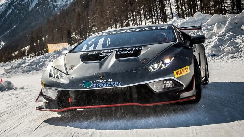 Lamborghini Huracan, uragano sulla neve in attesa del Trofeo