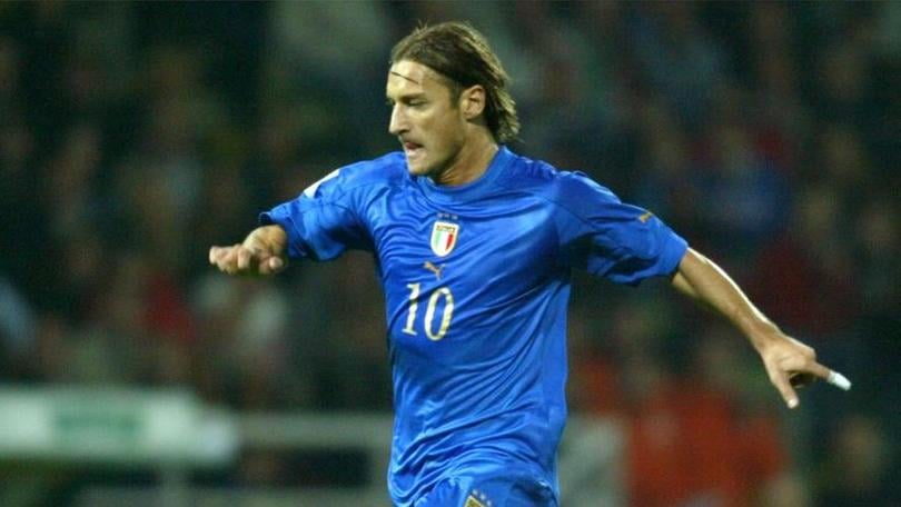 Italia, nessuno prende la Numero 10. Non ci sono più i Baggio e i Totti di una volta