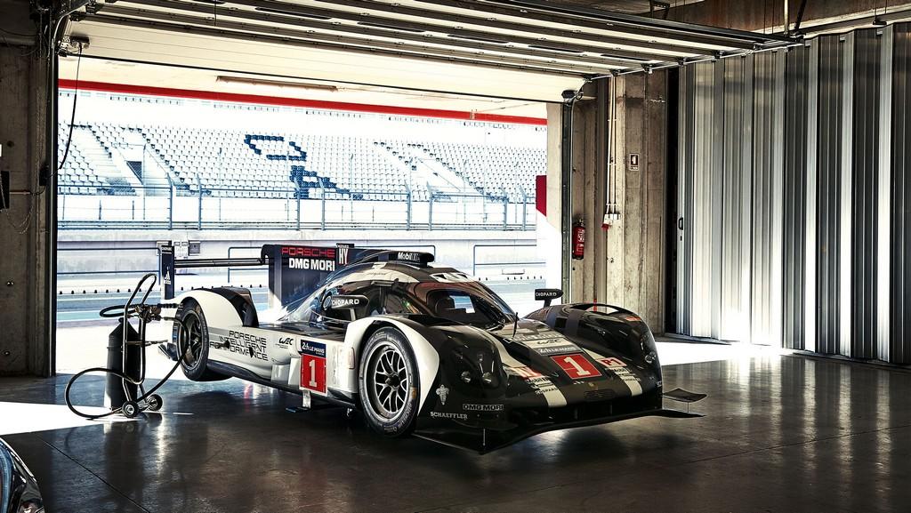 Porsche presenta il “mostro” da 900 cv