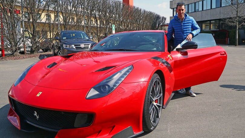 Nibali sale sulla Ferrari: “Futuro in pista? Mi piacerebbe”
