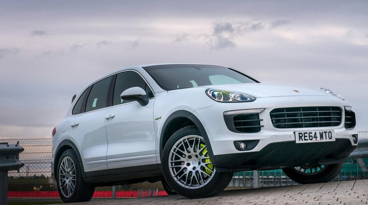 Porsche Cayenne: richiami in officina