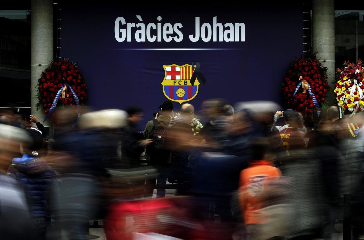 Addio a Cruyff, aperto il memoriale al Camp Nou