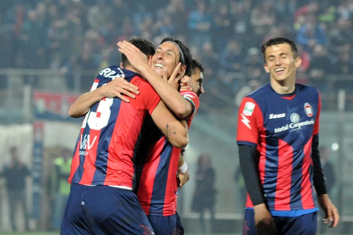 Diretta Modena-Crotone, probabili formazioni e tempo reale