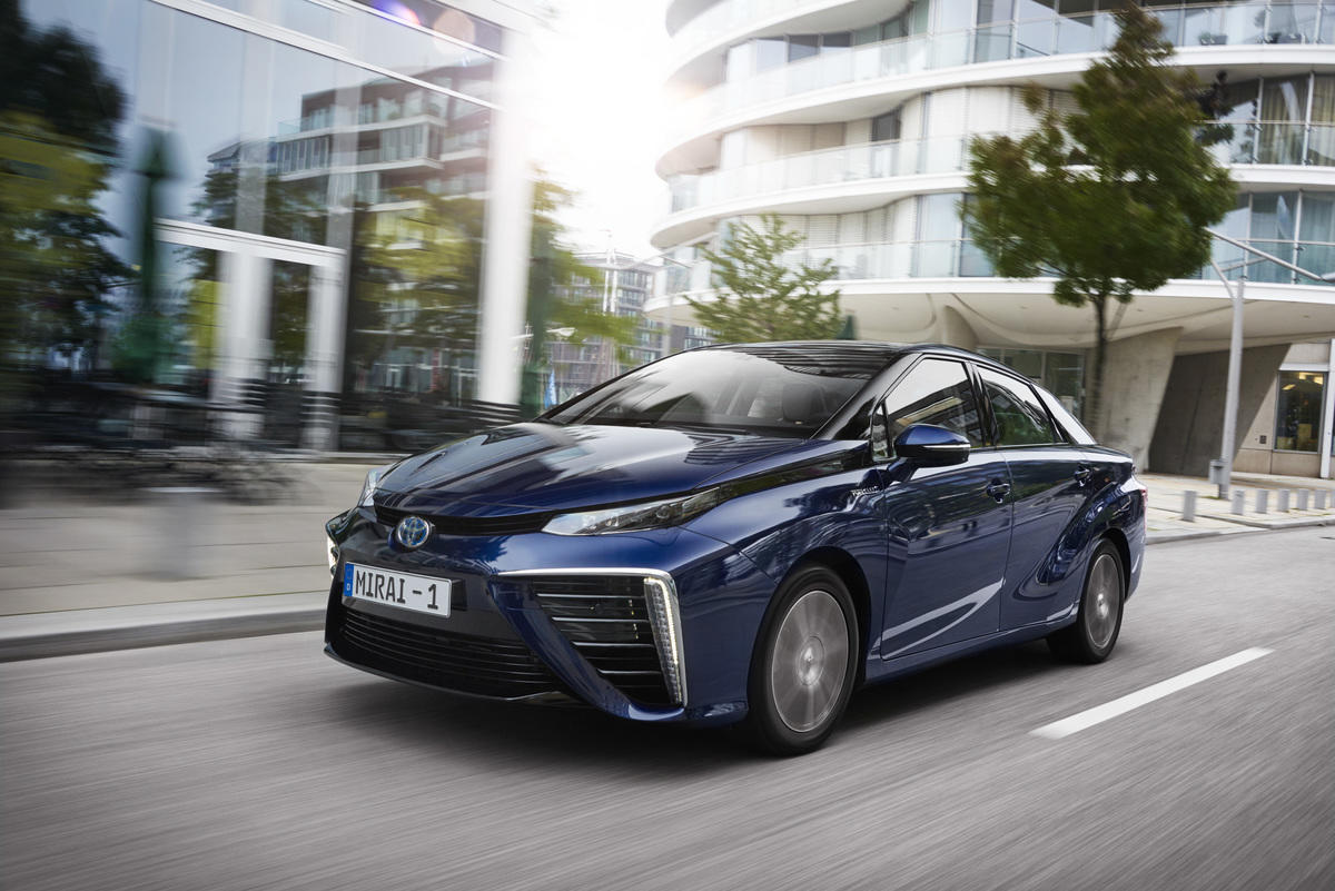 Toyota Mirai: è la "green" del 2016