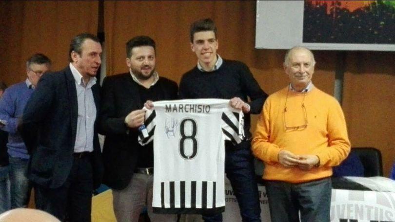 Il cuore grande della Juventus. Marchisio dona la sua maglietta