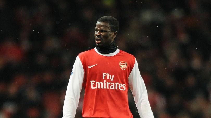 Premier League: un anno di squalifica a Eboue per non aver pagato l'agente