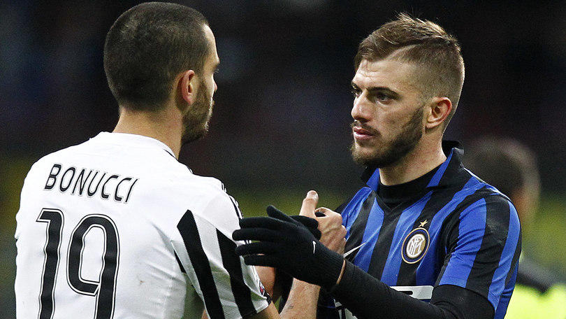 Calciomercato Napoli, blitz Santon: sei milioni all'Inter