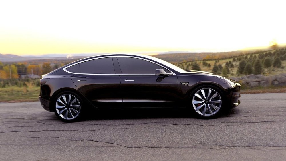 Tesla Model 3, concorrente elettrica di Audi A4