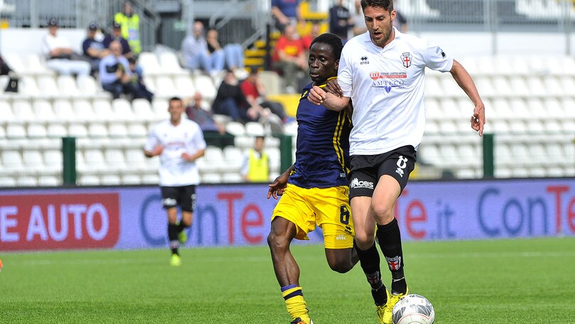 Calciomercato Pro Vercelli, ceduti Coly e Scavone al Parma