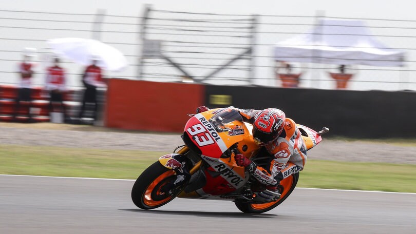 MotoGp, Argentina: Marquez davanti nelle ultime libere, Rossi terzo