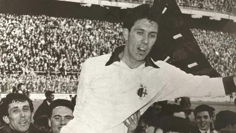 Milan e Berlusconi piangono Maldini: «Un pezzo della storia rossonera»