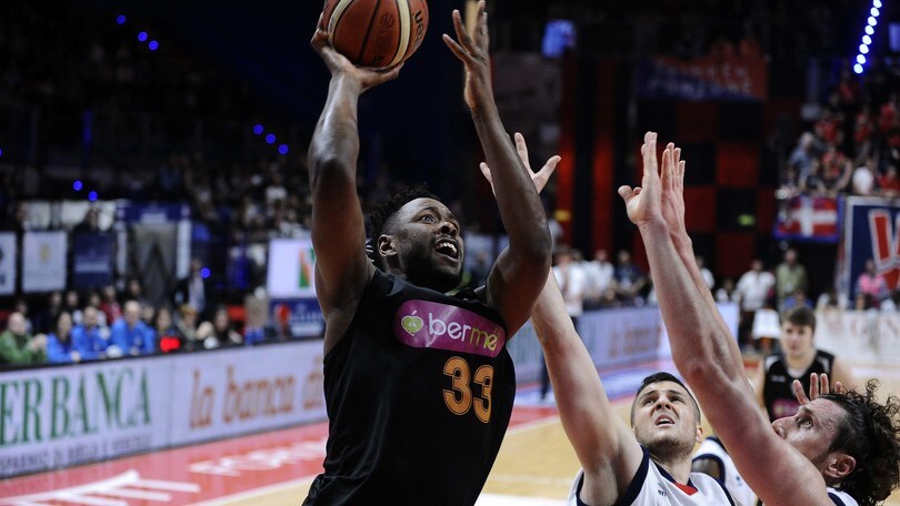 Basket A2, Biella beffata dall'ex Brackins