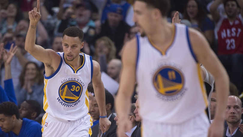 Curry stende gli Spurs, i Warriors vedono il record