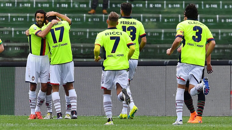 Serie B: fuga Crotone sul Cagliari. Il Novara cade con lo Spezia