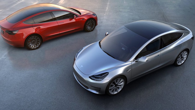 Tesla Model3: 325.000 prenotazioni al… buio