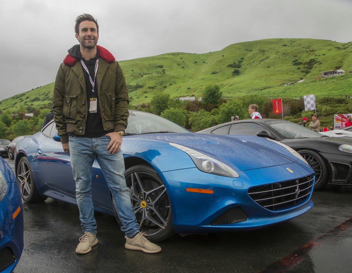 Paradiso Ferrari per il frontman dei Maroon 5
