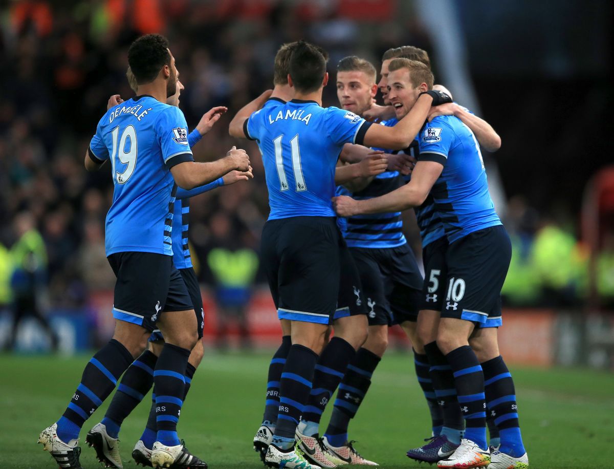 Premier League, il Tottenham schianta lo Stoke: Leicester ora a 5 punti