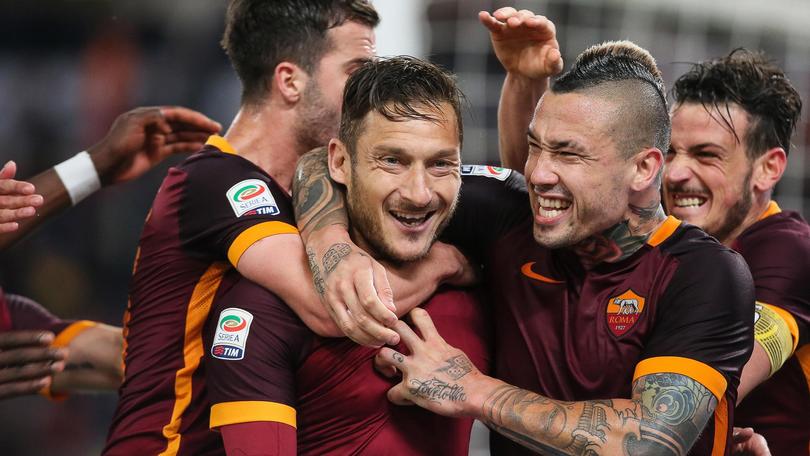 Secondo voi Conte dovrebbe portare Totti agli Europei?