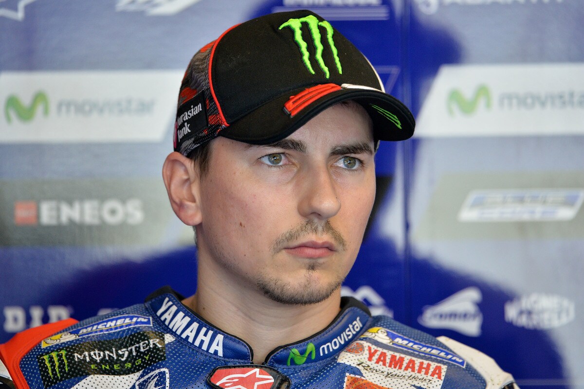 La MotoGP mette le ali, Lorenzo vola
