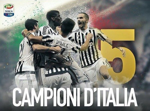 Vidal canta: «I campioni dell'Italia siamo noi». Renzi: «Mi rode ma complimenti Juventus»