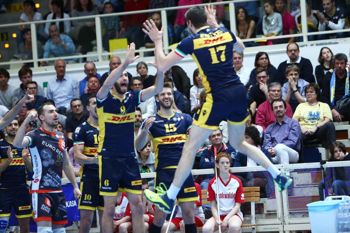 Modena torna in finale scudetto. Trento si arrende in gara 4