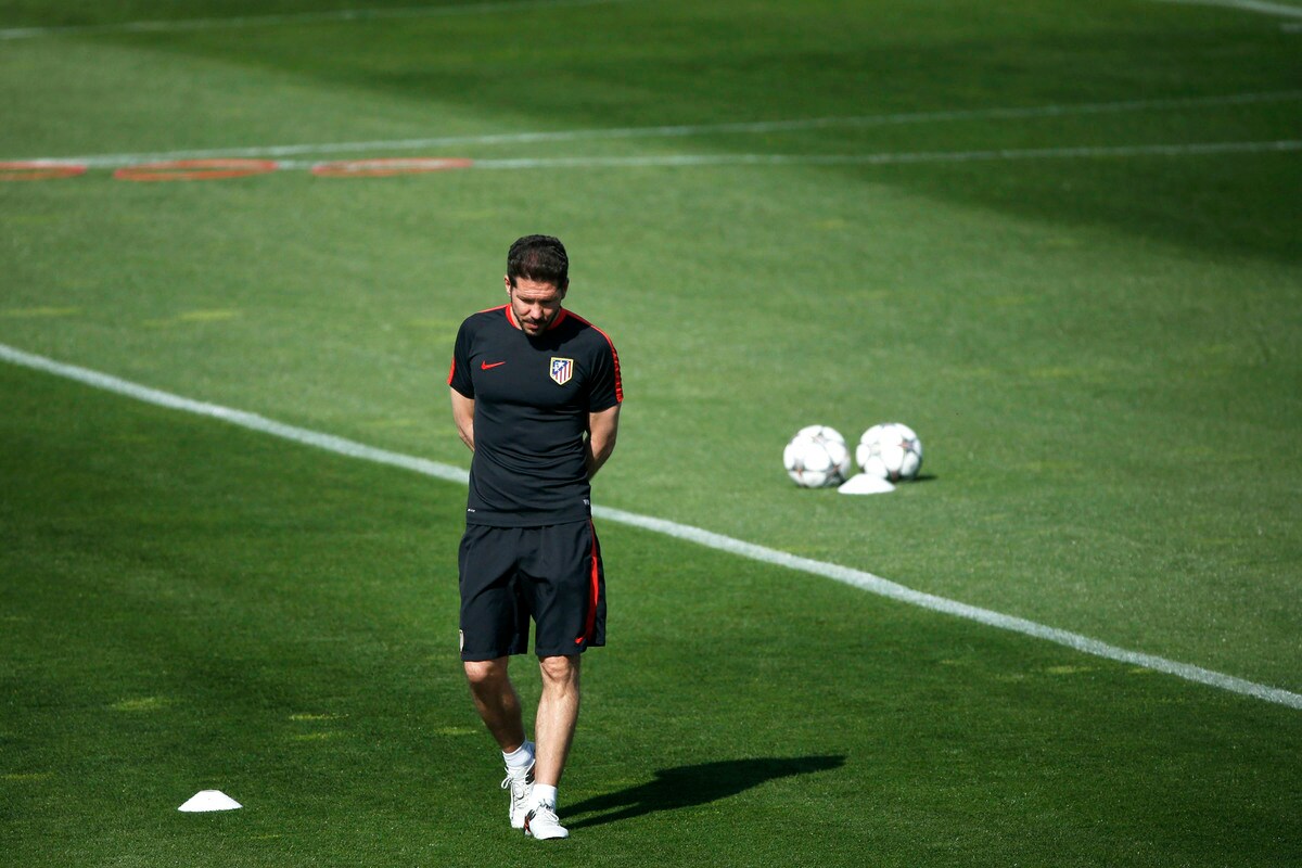 Liga, Simeone: lunga squalifica per lancio di un pallone in campo