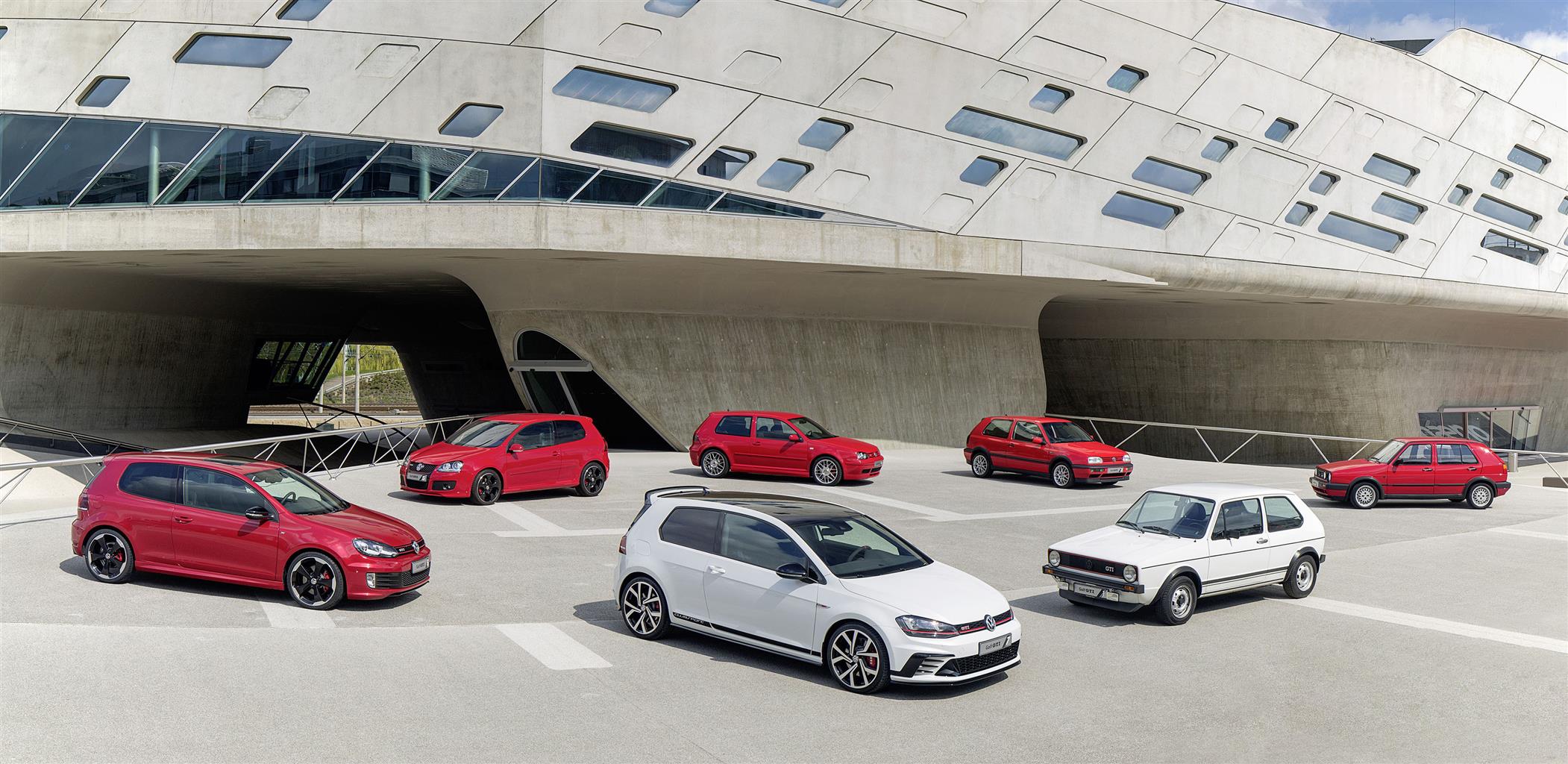Volkswagen Golf GTI, in autunno arriva la versione da 310 cv