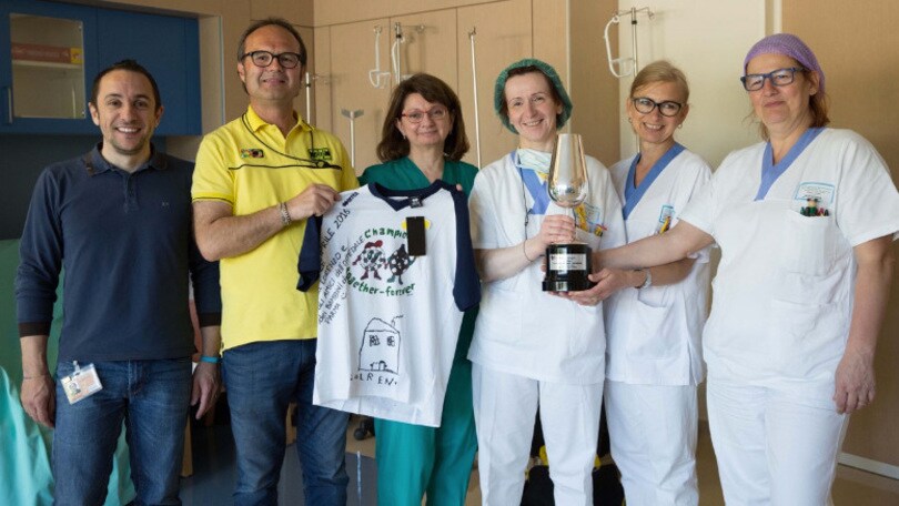 La coppa di Rossi all'Ospedale dei Bambini