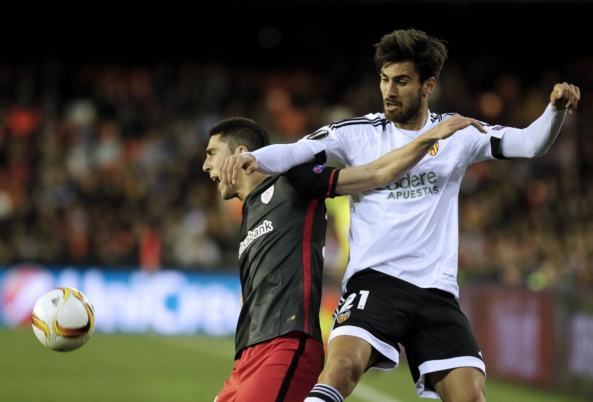 Calciomercato Juventus: Marotta marca Gomes. Conte insidia Mkhitaryan