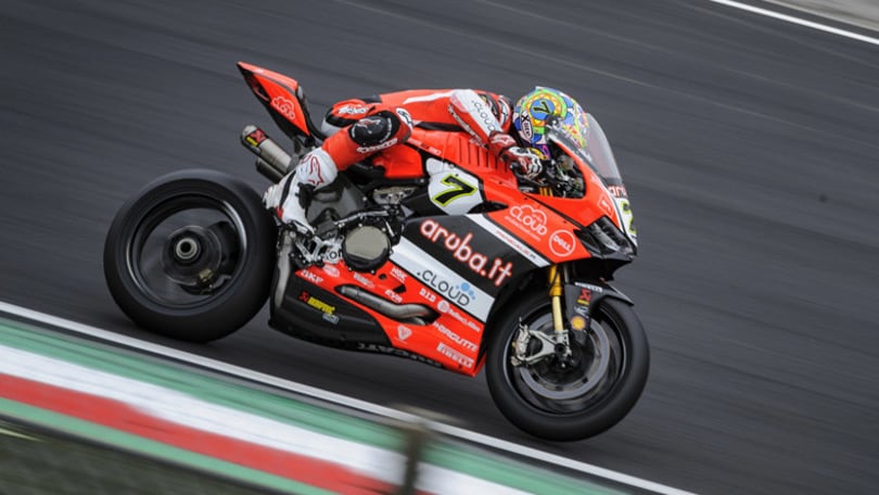 Ducati domina la Superbike a Imola: "zampata" di Davies