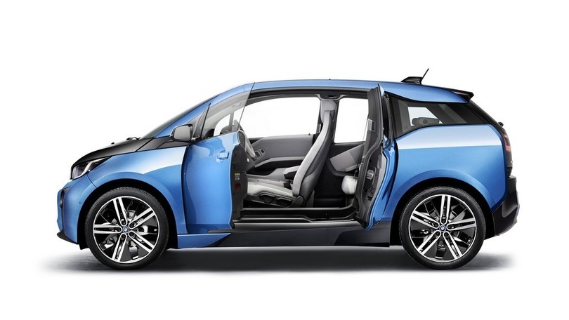 BMW i3, ora l'autonomia è di 300 km