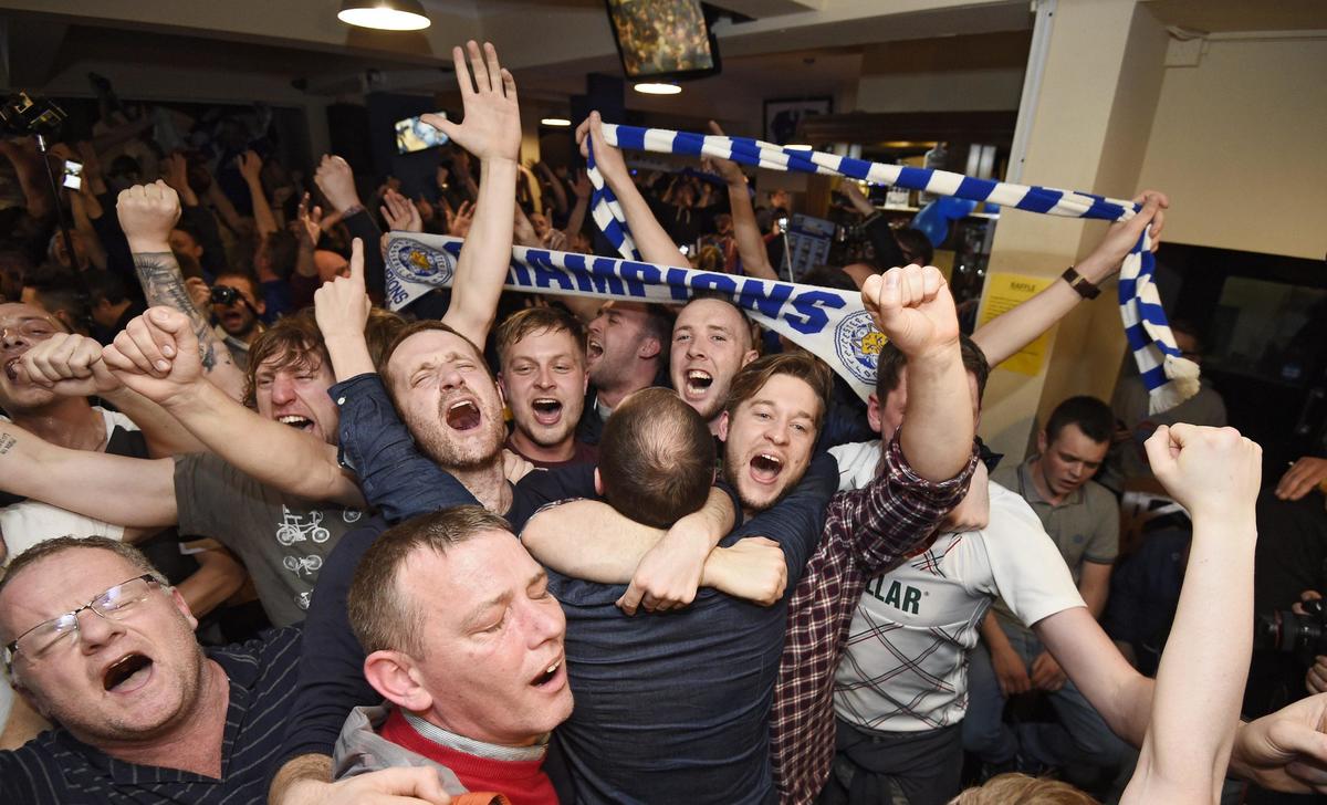 Dieci mesi di cavalcata trionfale e il Leicester diventa leggenda
