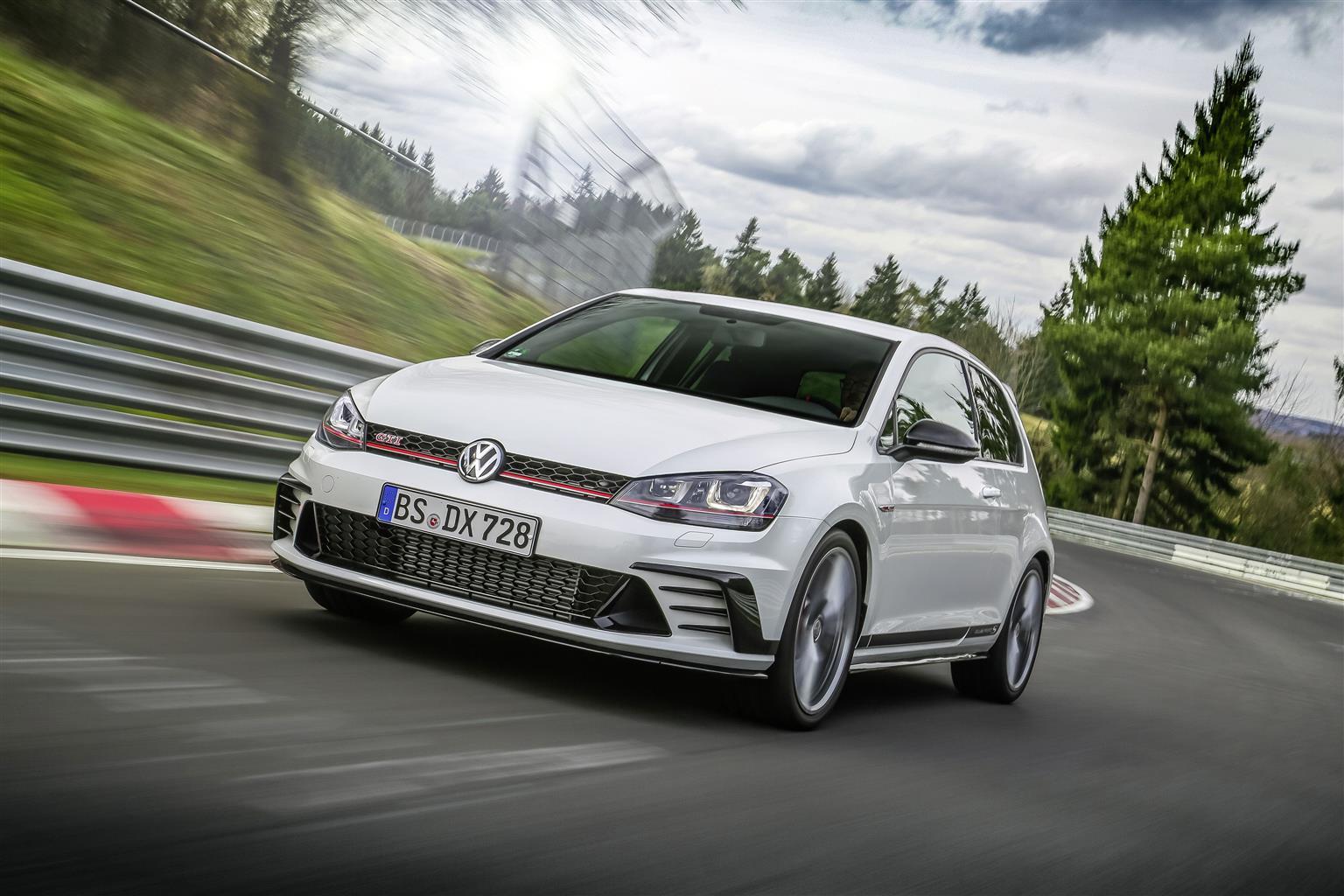 Volkswagen Golf GTI Clubsport S, la padrona del Nurburgring