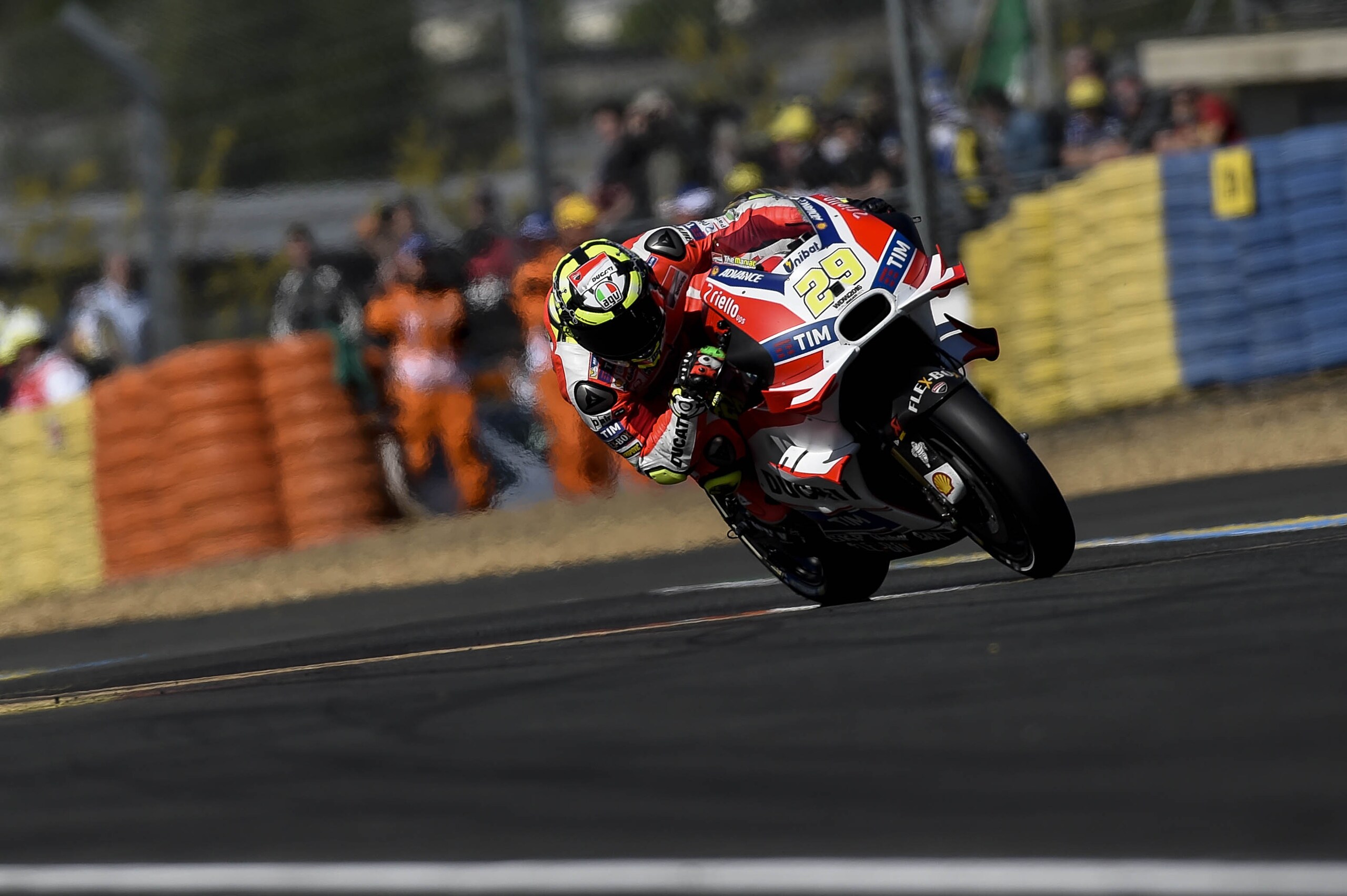MotoGp Le Mans, terze libere: super Iannone, Rossi 7°