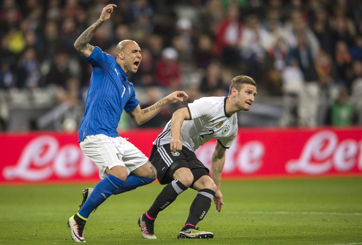 Calciomercato, Mustafi strizza l'occhio alla Juventus