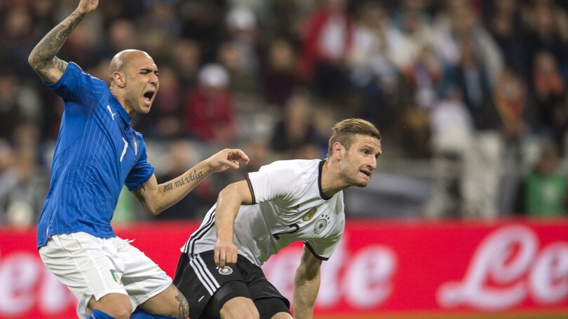 Calciomercato, Mustafi strizza l'occhio alla Juventus