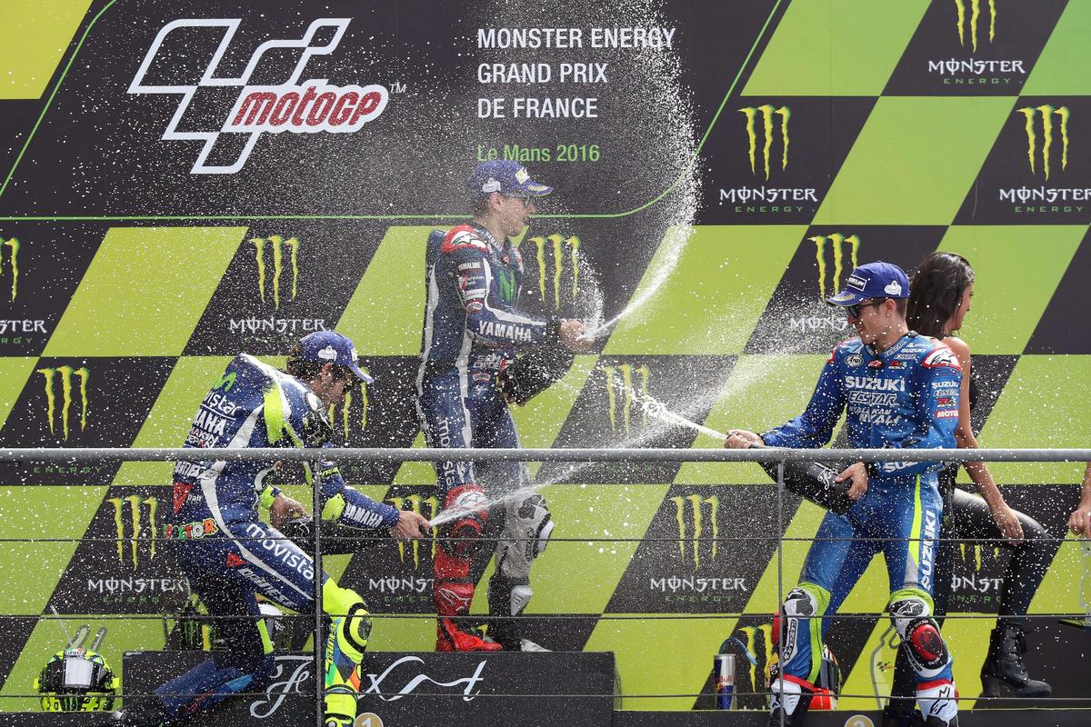 MotoGp, Lorenzo vince a Le Mans. Rossi secondo
