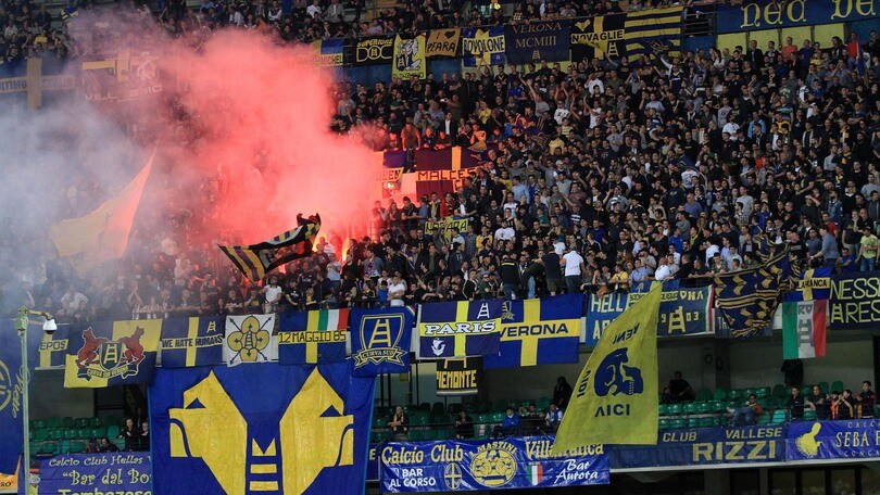 Serie A Verona, "buu" a Cuadrado: curva chiusa