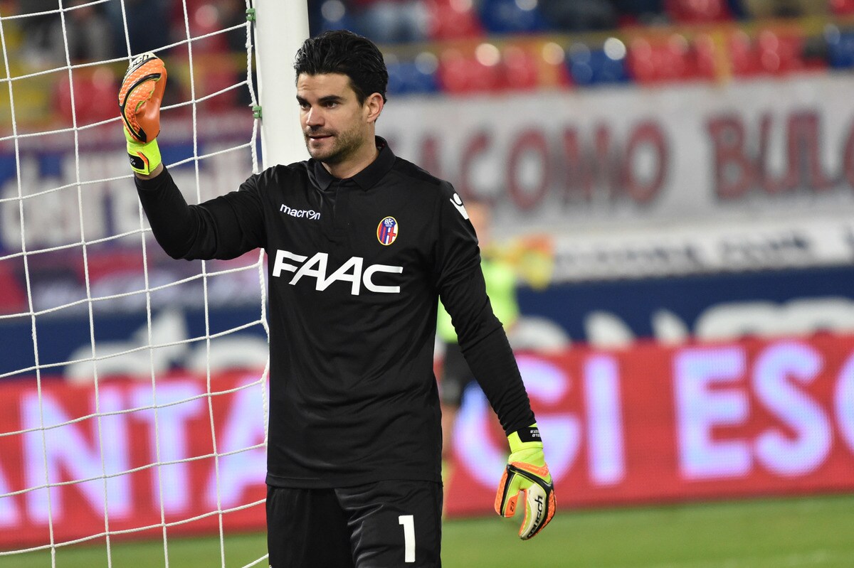 Serie A Bologna, stagione terminata per Da Costa: dito fratturato